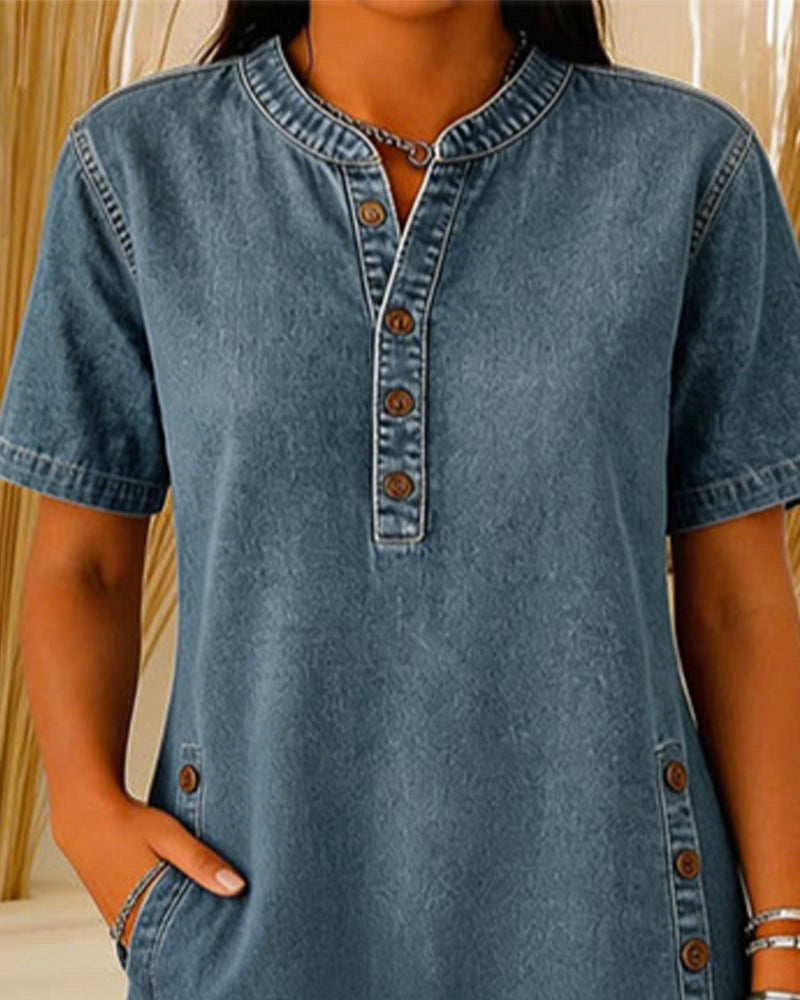 Abito Maxi Denim con Bottoni Decorativi e Tasche