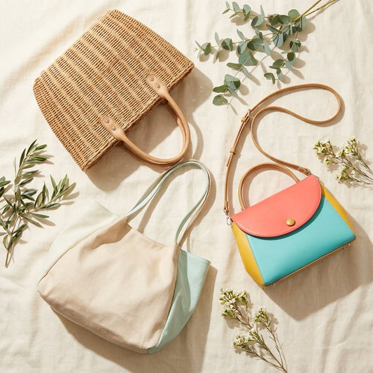 Borse per la Primavera e l'Estate: Vimini, Colori e Look Naturali