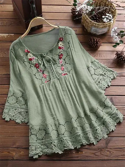 Blusa Donna Lavinella in Pizzo con Maniche a Sbuffo e Ricamo