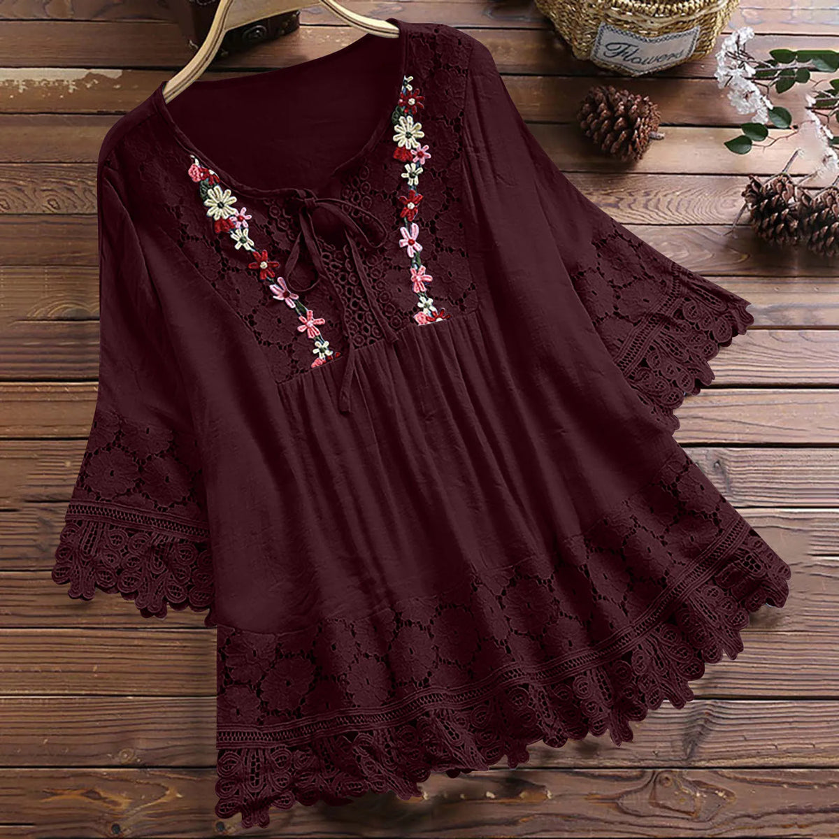 Blusa Donna Lavinella in Pizzo con Maniche a Sbuffo e Ricamo