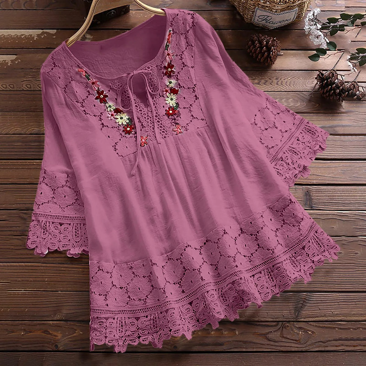Blusa Donna Lavinella in Pizzo con Maniche a Sbuffo e Ricamo