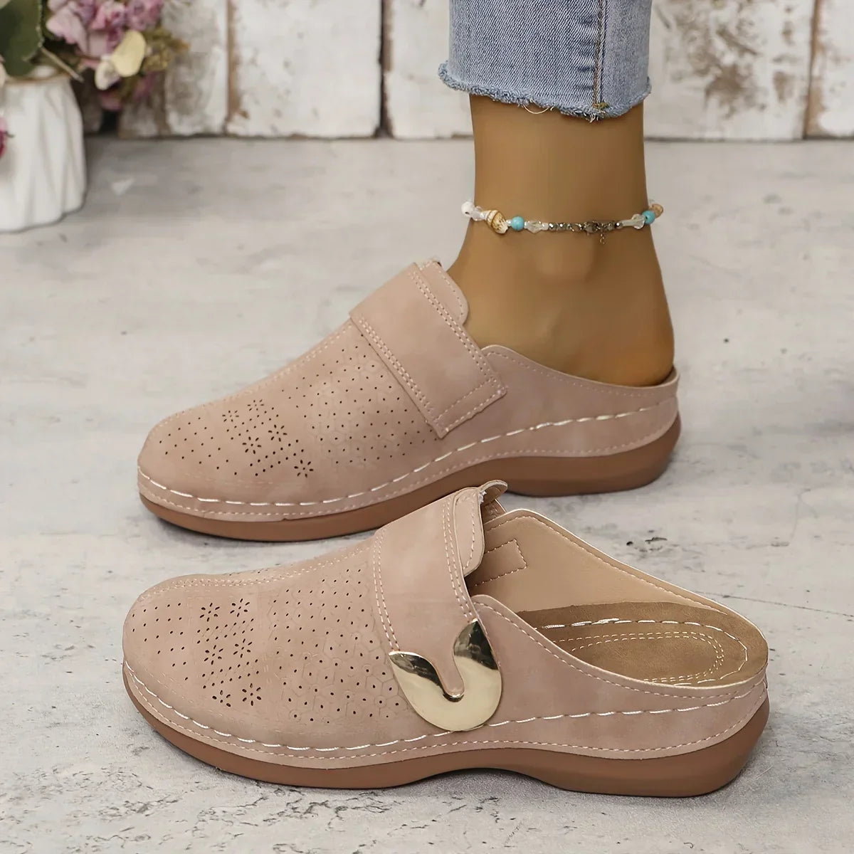 Zoccoli donna traforati | Slip-on con punta ampia e fibbia