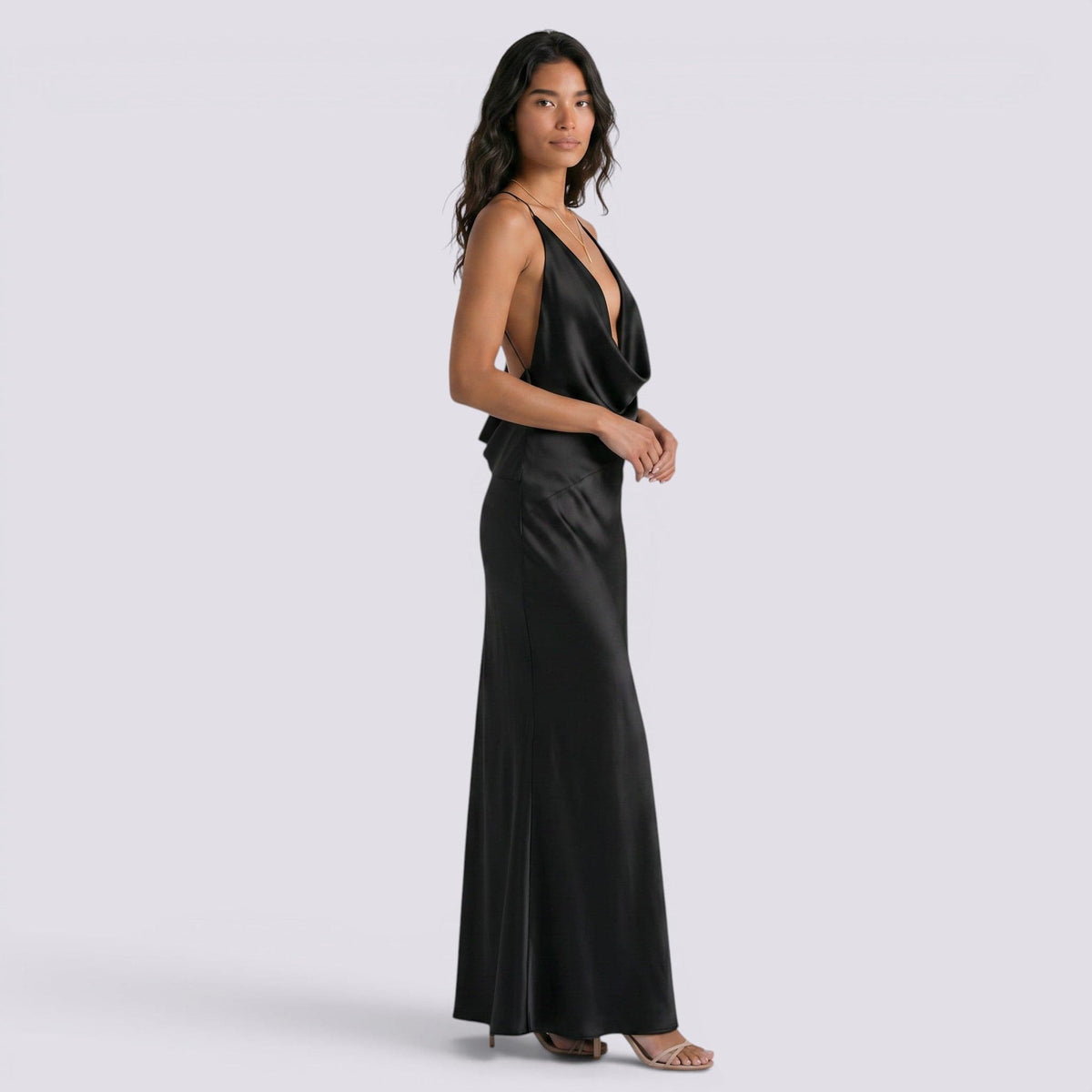 Abito da Sera Donna in Raso con Scollo Halter e Linea Femminile