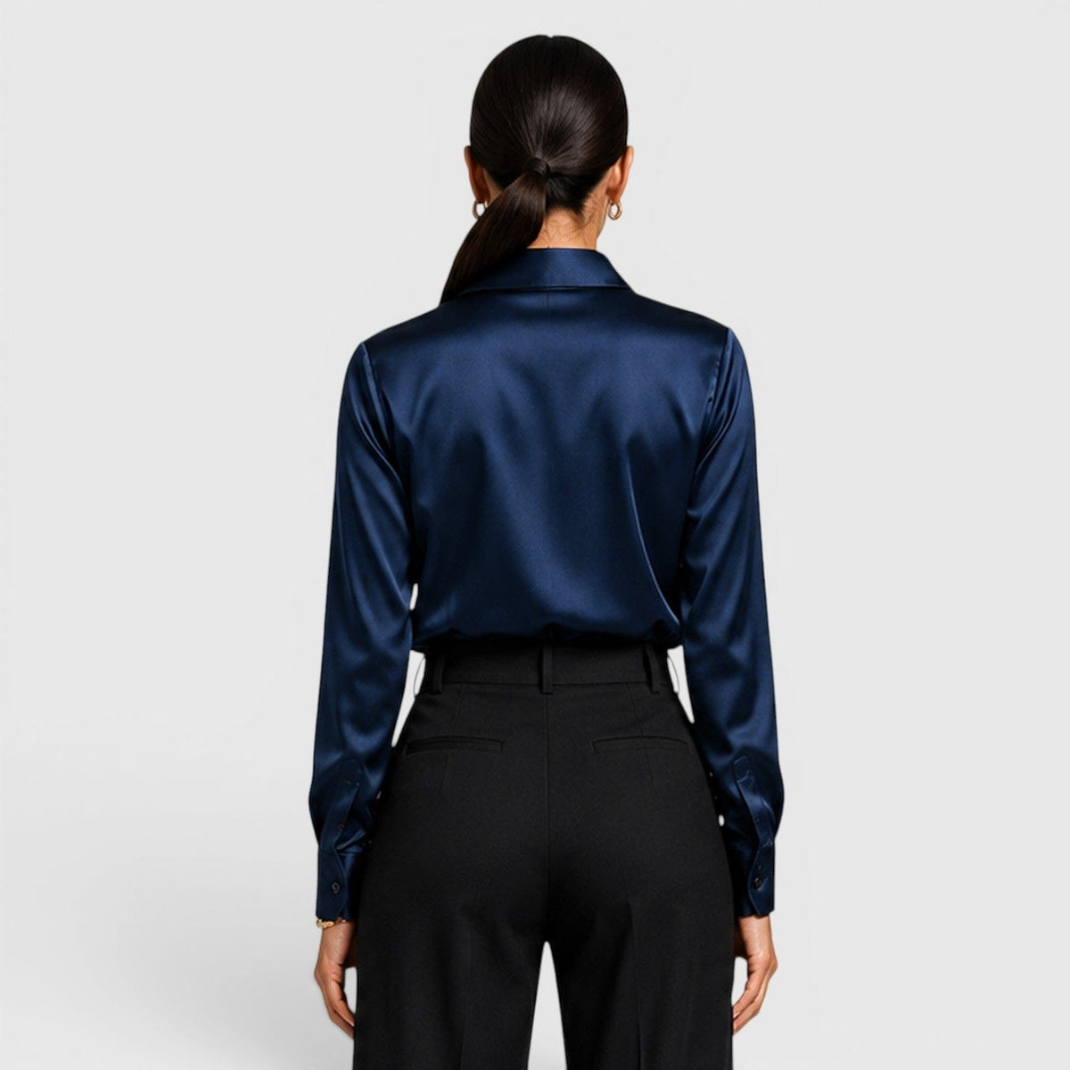 Blusa Donna in Raso Elegante a Maniche Lunghe