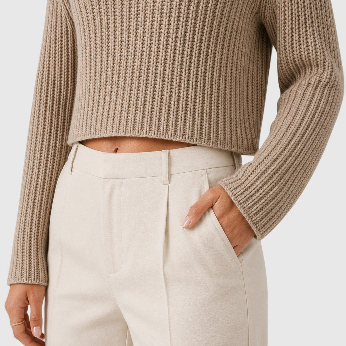 Maglione Corto Donna Elegante con Mezzo Collo Alto