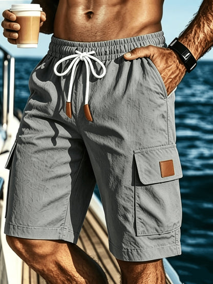 Bermuda cargo uomo con coulisse e tasche a patta
