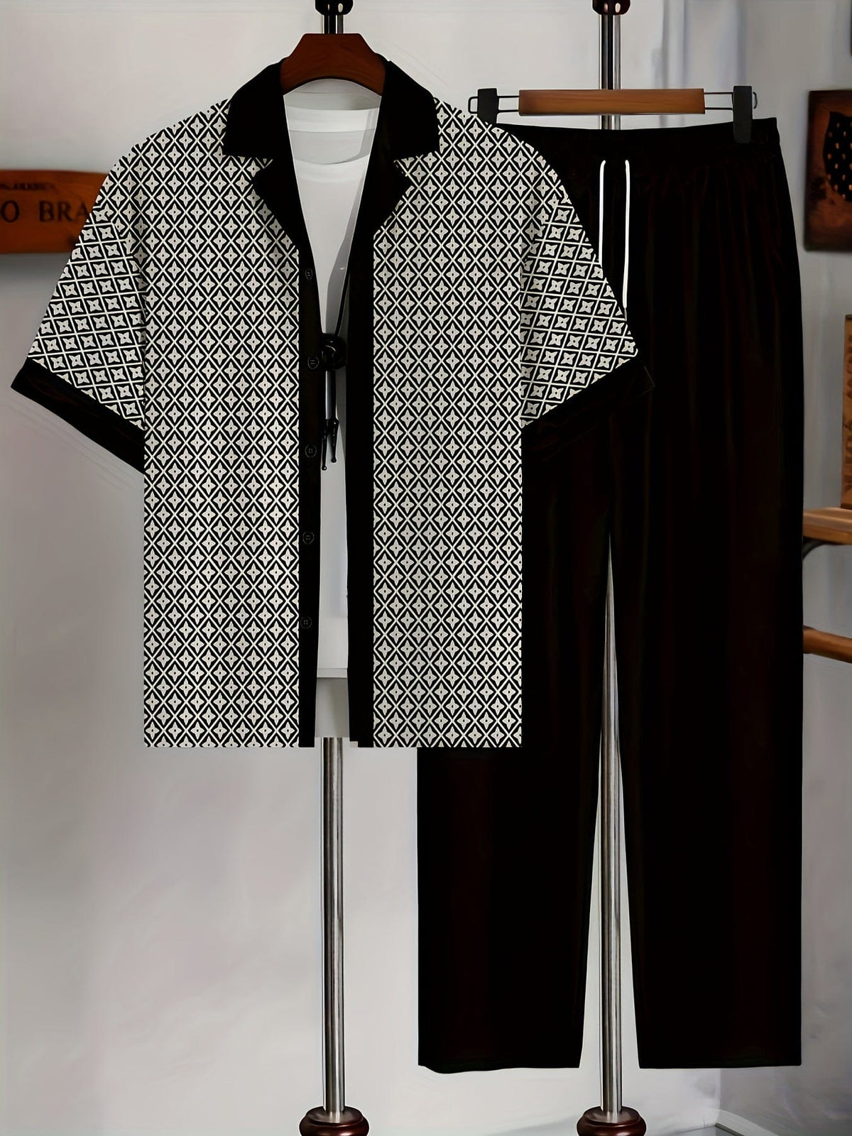 Completo Uomo Camicia e Pantaloni con Stampa Geometrica