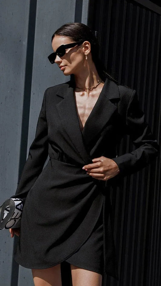 Abito blazer corto nero da donna — vista frontale