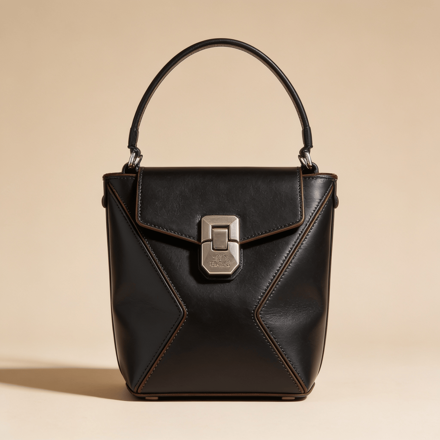 Borsa a Secchiello Savellini Luna in Ecopelle Martellata — Nero