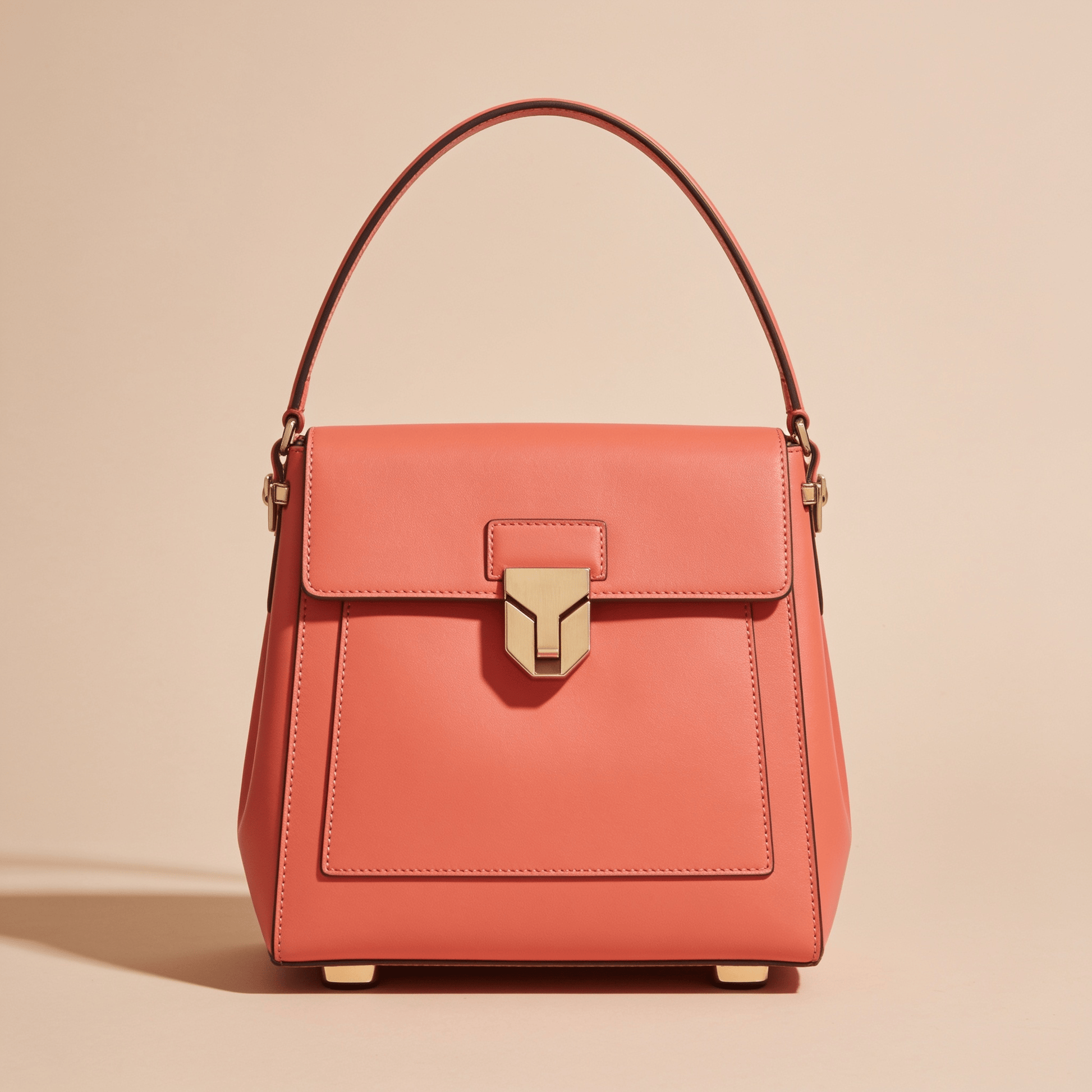 Borsa a Secchiello Savellini Luna in Ecopelle Martellata — Rosso